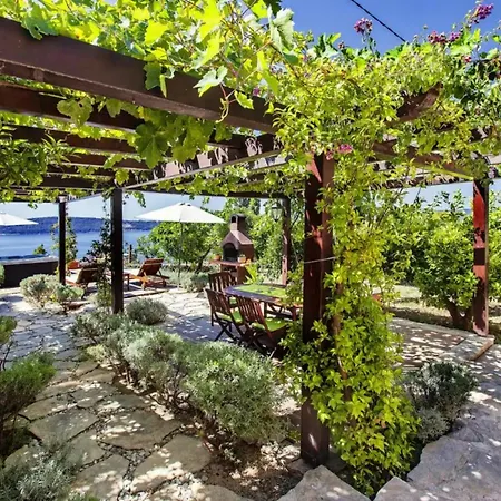 Villa Martin -idylic Location & View In Park Forest Split