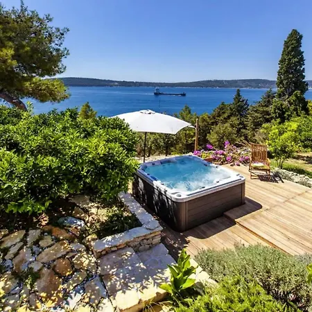 Villa Martin -idylic Location & View In Park Forest *