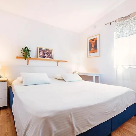 Villa Martin -idylic Location & View In Park Forest